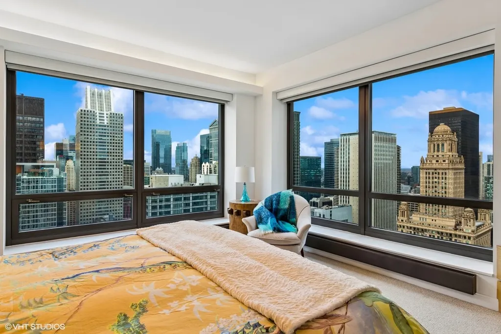 130 North Garland Court Chicago IL 60602
