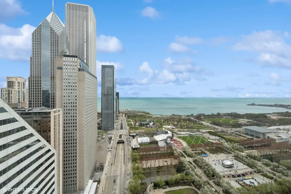 130 North Garland Court Chicago IL 60602