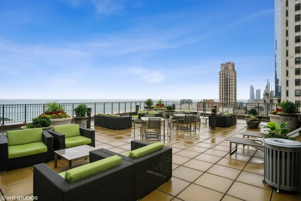 130 North Garland Court Chicago IL 60602