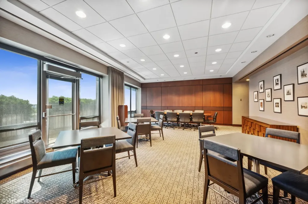 130 North Garland Court Chicago IL 60602
