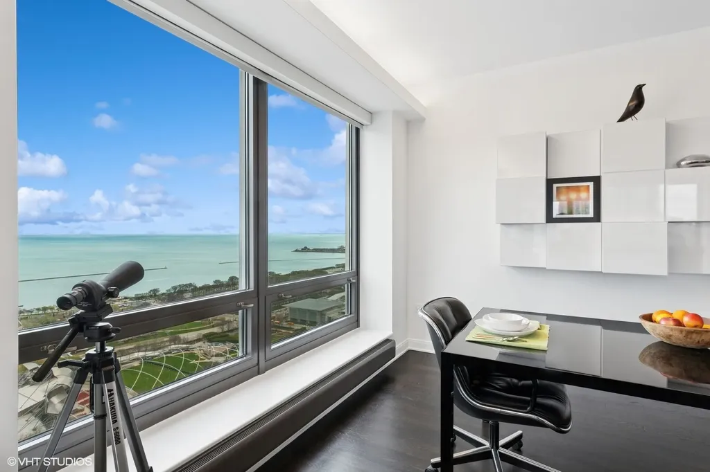 130 North Garland Court Chicago IL 60602