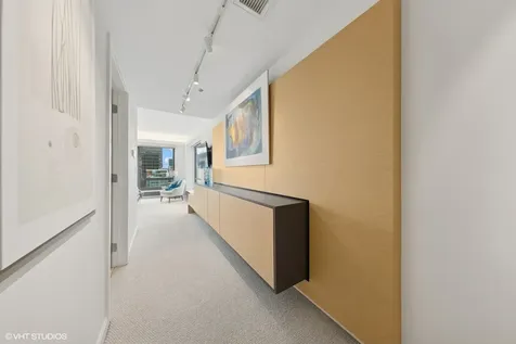 130 North Garland Court Chicago IL 60602