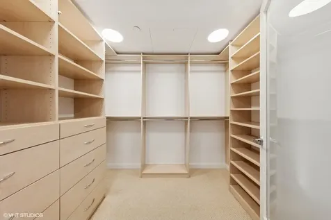 130 North Garland Court Chicago IL 60602