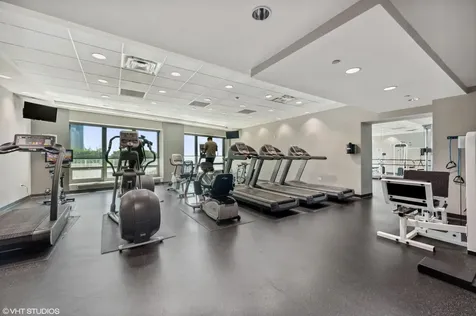 130 North Garland Court Chicago IL 60602