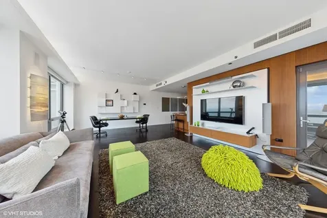 130 North Garland Court Chicago IL 60602