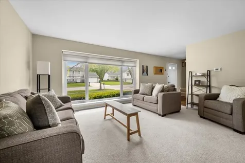 701 Thompson Boulevard Buffalo Grove IL 60089