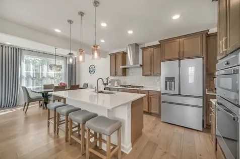 23 Commons Circle Hawthorn Woods IL 60047