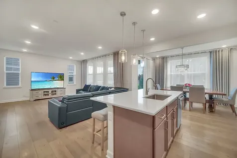 23 Commons Circle Hawthorn Woods IL 60047