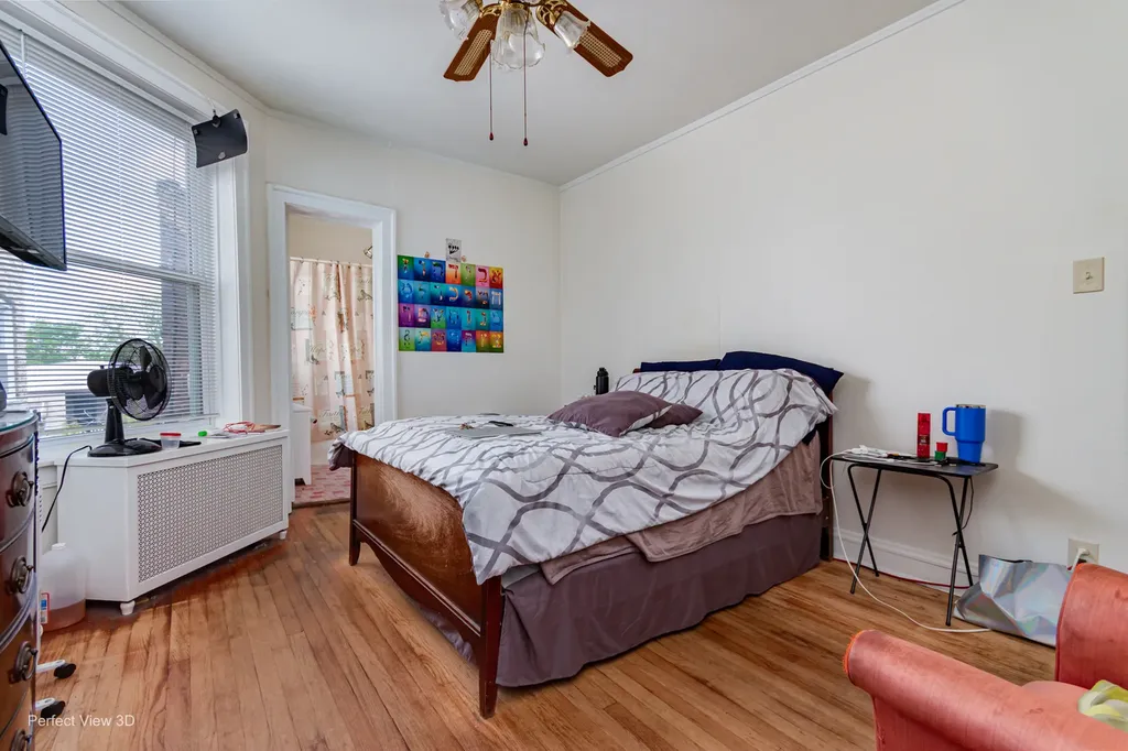 7829 South Cornell Avenue Chicago IL 60649