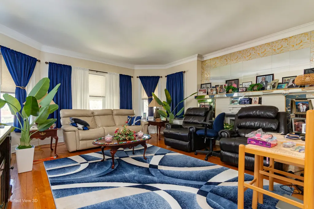 7829 South Cornell Avenue Chicago IL 60649