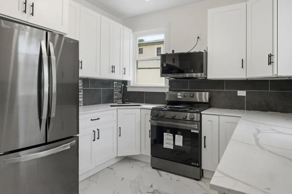 7948 South Colfax Avenue Chicago IL 60649
