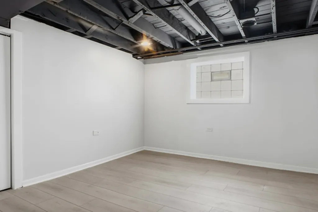 7948 South Colfax Avenue Chicago IL 60649