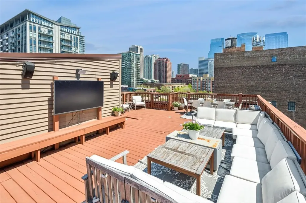 210 North Halsted Street Chicago IL 60661