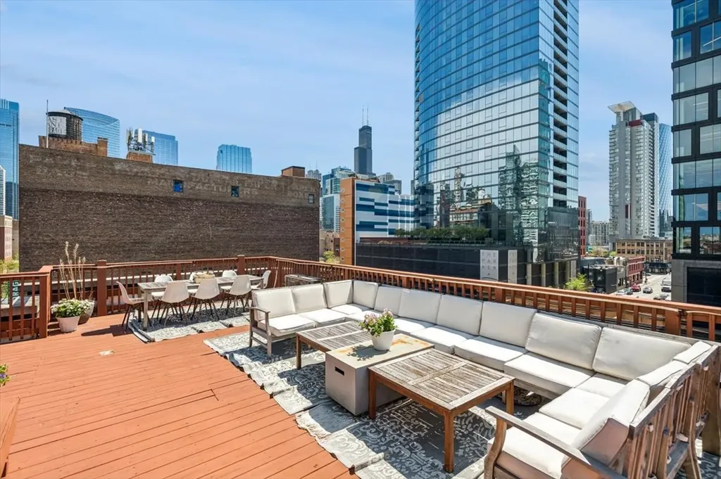 210 North Halsted Street Chicago IL 60661