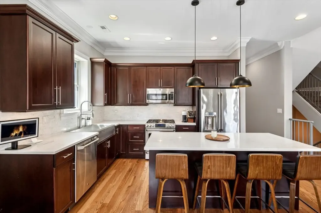 210 North Halsted Street Chicago IL 60661