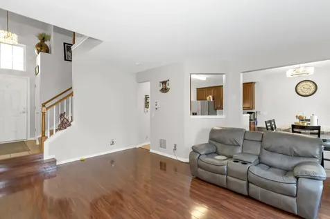 912 Kings Canyon Drive Streamwood IL 60107