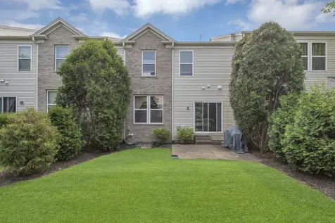 912 Kings Canyon Drive Streamwood IL 60107