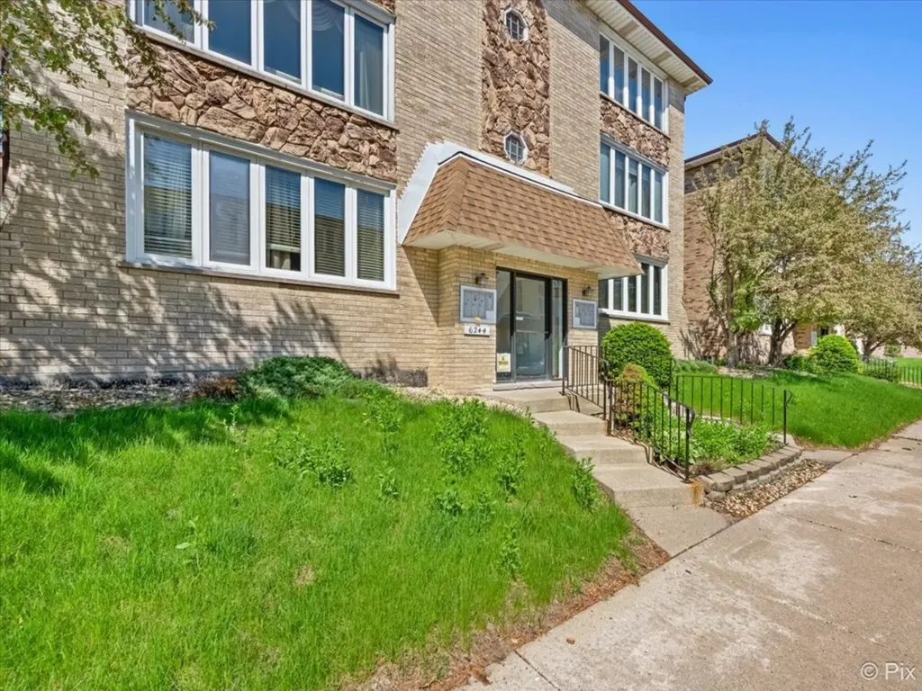 6244 South Newland Avenue Chicago IL 60608