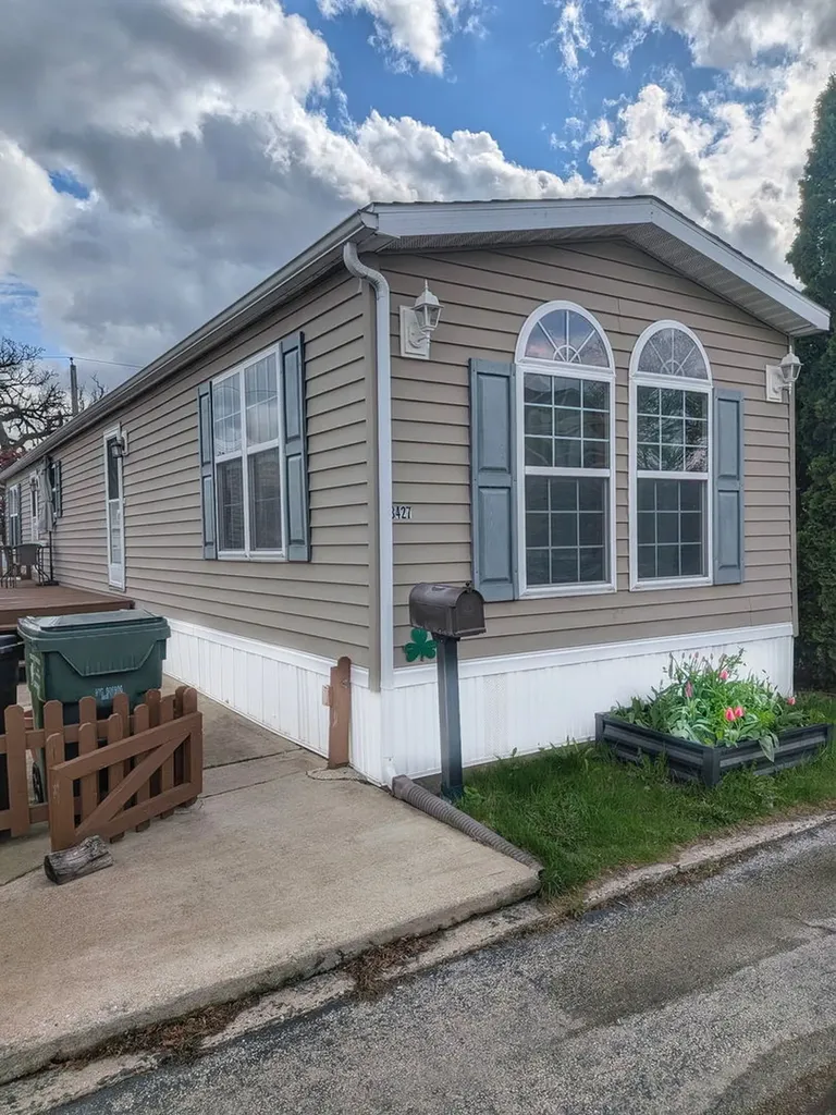 3427 West 117th Street Merrionette Park IL 60803