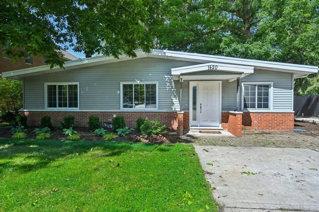 1420 Magnolia Street Glenview IL 60025