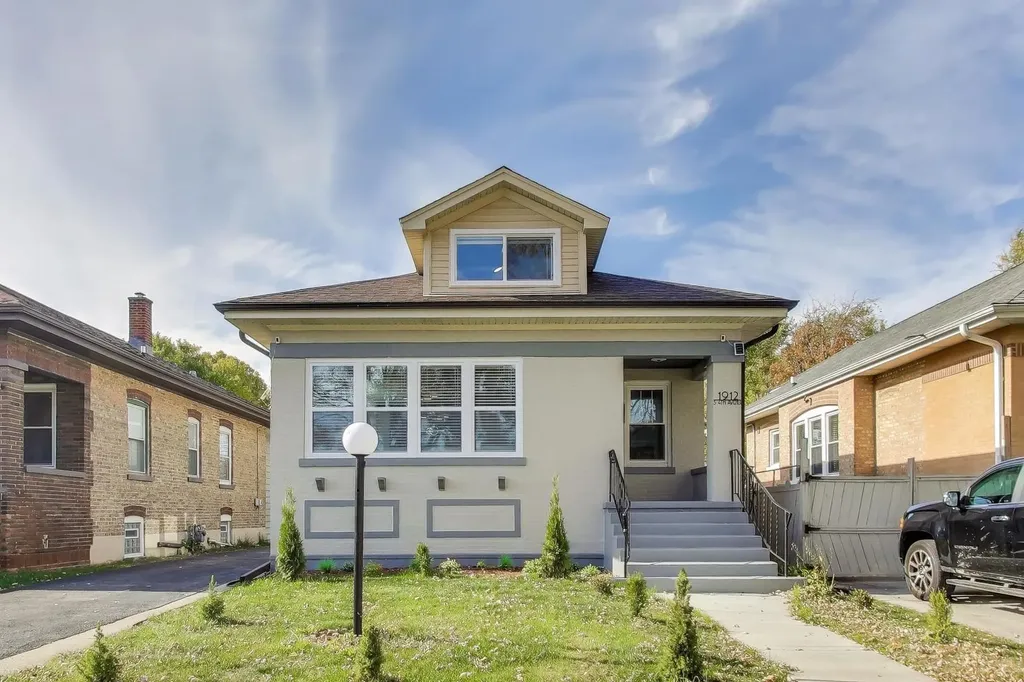 1912 South 4th Avenue Maywood IL 60153