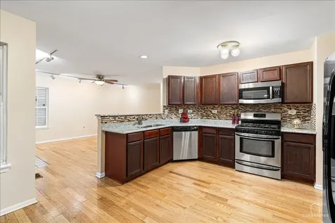 7 Eagle Court Streamwood IL 60107
