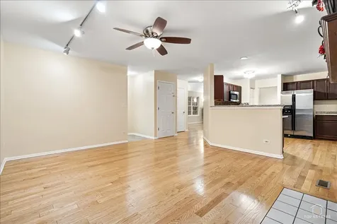 7 Eagle Court Streamwood IL 60107
