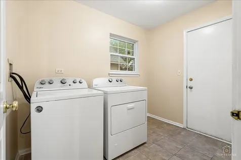 7 Eagle Court Streamwood IL 60107