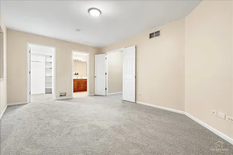 7 Eagle Court Streamwood IL 60107