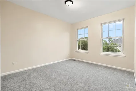 7 Eagle Court Streamwood IL 60107