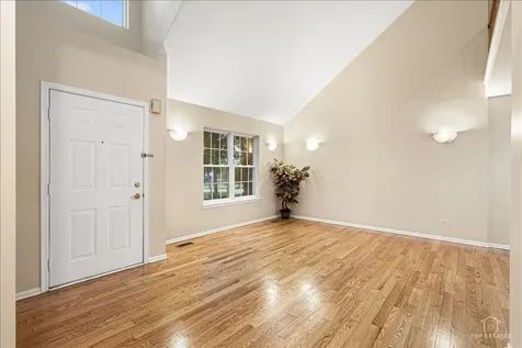 7 Eagle Court Streamwood IL 60107