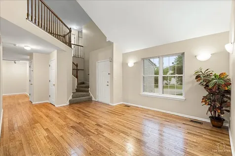7 Eagle Court Streamwood IL 60107