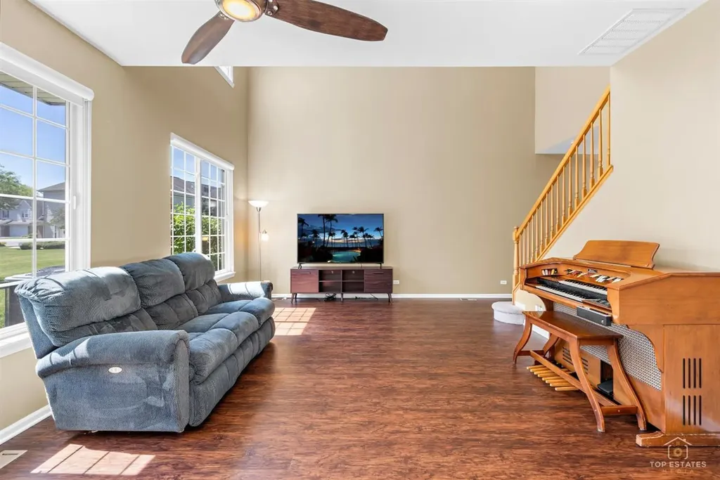 2264 Daybreak Drive Lake In The Hills IL 60156