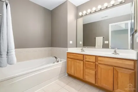 2264 Daybreak Drive Lake In The Hills IL 60156
