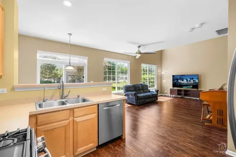 2264 Daybreak Drive Lake In The Hills IL 60156