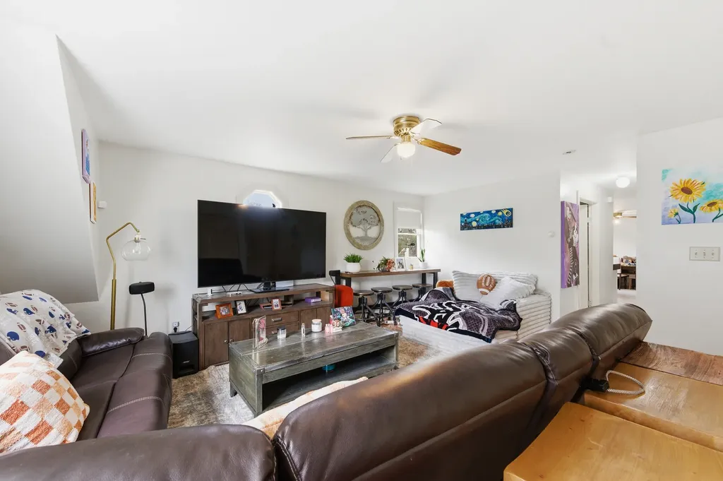 13401 South Avenue L Chicago IL 60633
