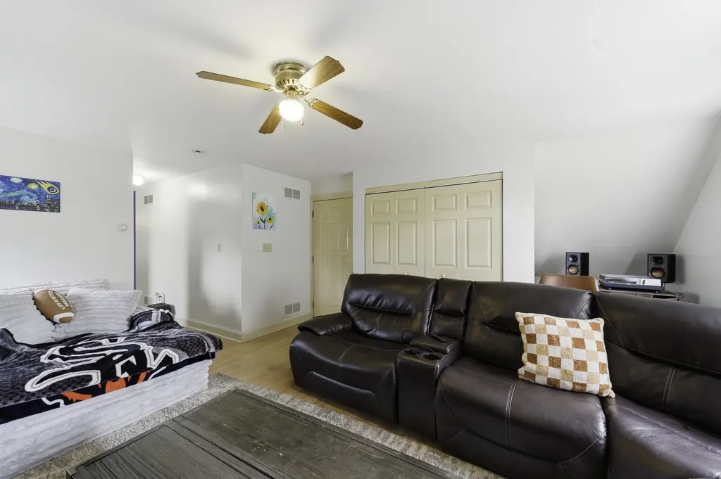 13401 South Avenue L Chicago IL 60633