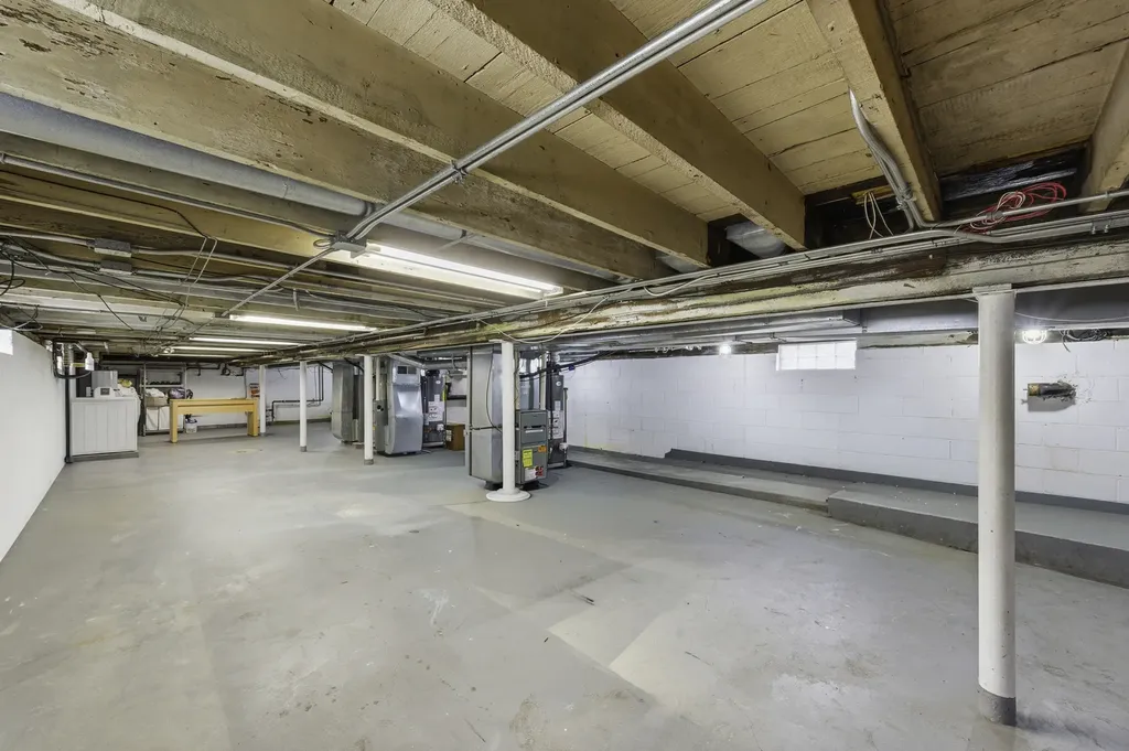 13401 South Avenue L Chicago IL 60633