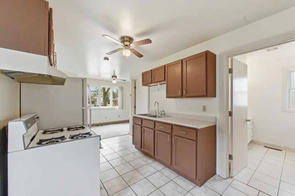 13401 South Avenue L Chicago IL 60633