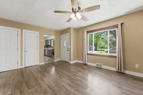 3804 15TH Street B Moline IL 61265