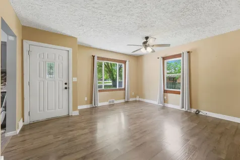 3804 15TH Street B Moline IL 61265