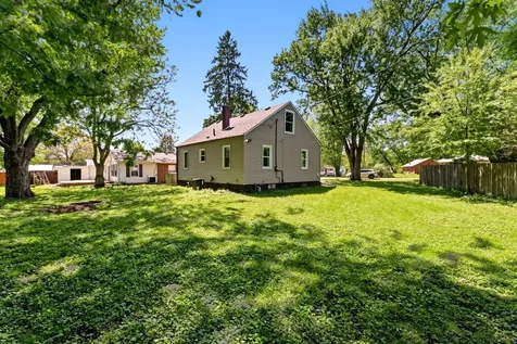 3804 15TH Street B Moline IL 61265