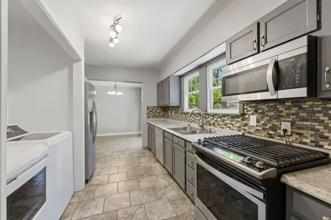 3804 15TH Street B Moline IL 61265