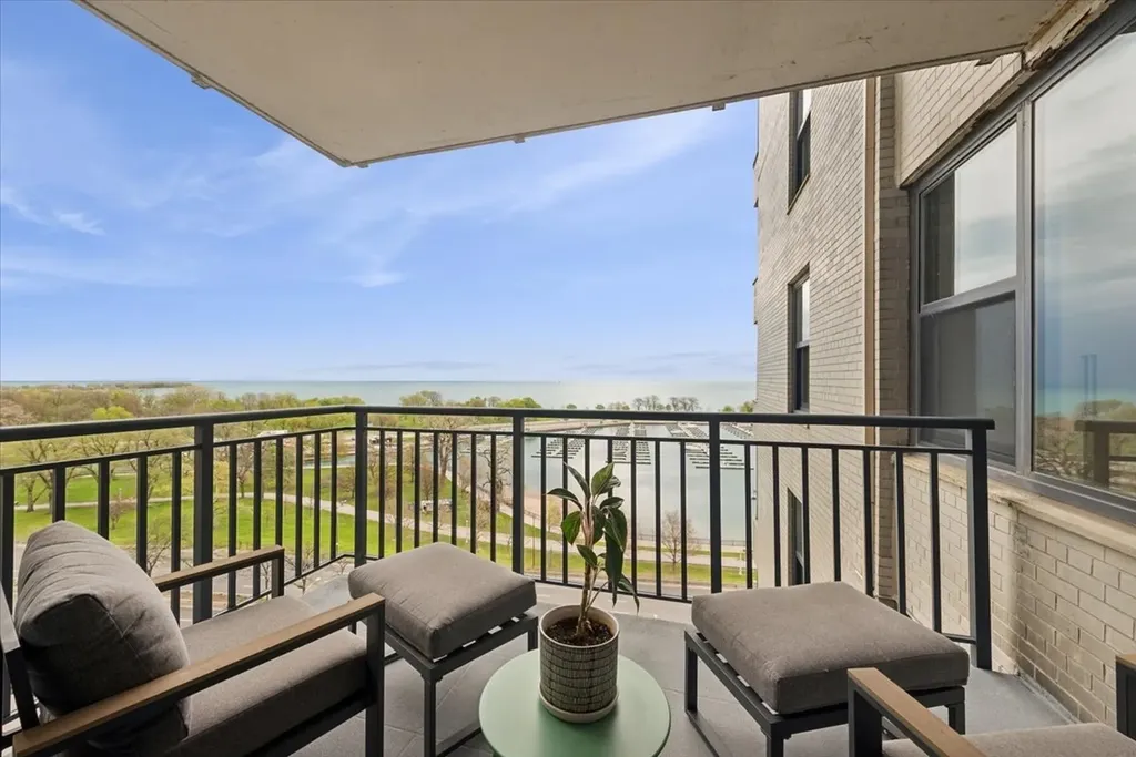 3440 North Lake Shore Drive Chicago IL 60657