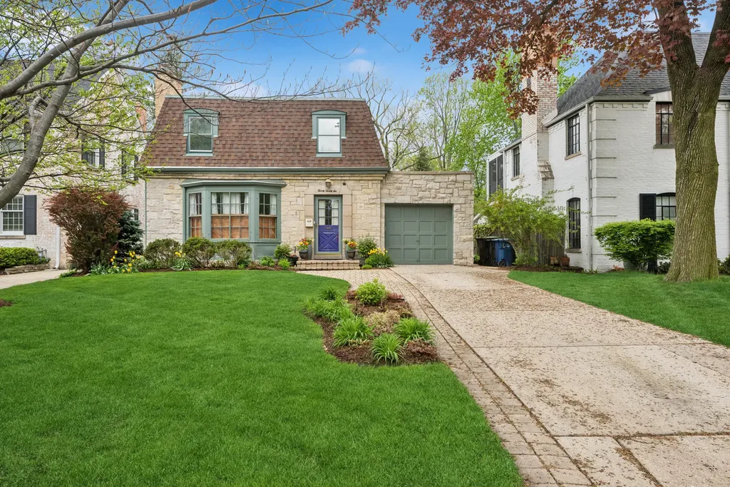 2026 Mcdaniel Avenue Evanston IL 60201