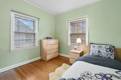 2026 Mcdaniel Avenue Evanston IL 60201