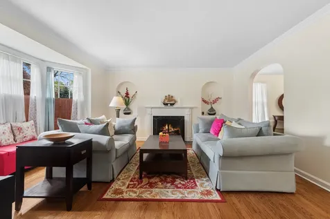 2026 Mcdaniel Avenue Evanston IL 60201