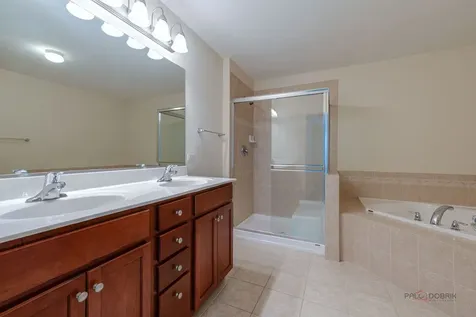 790 Oak Hollow Road Crystal Lake IL 60014