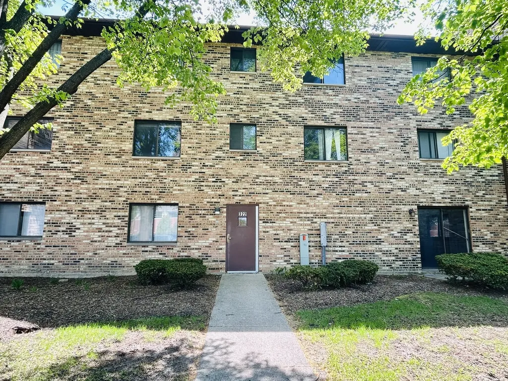 322 Klein Creek Court Carol Stream IL 60188