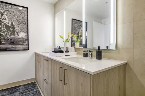 211 North Harbor Drive Chicago IL 60601